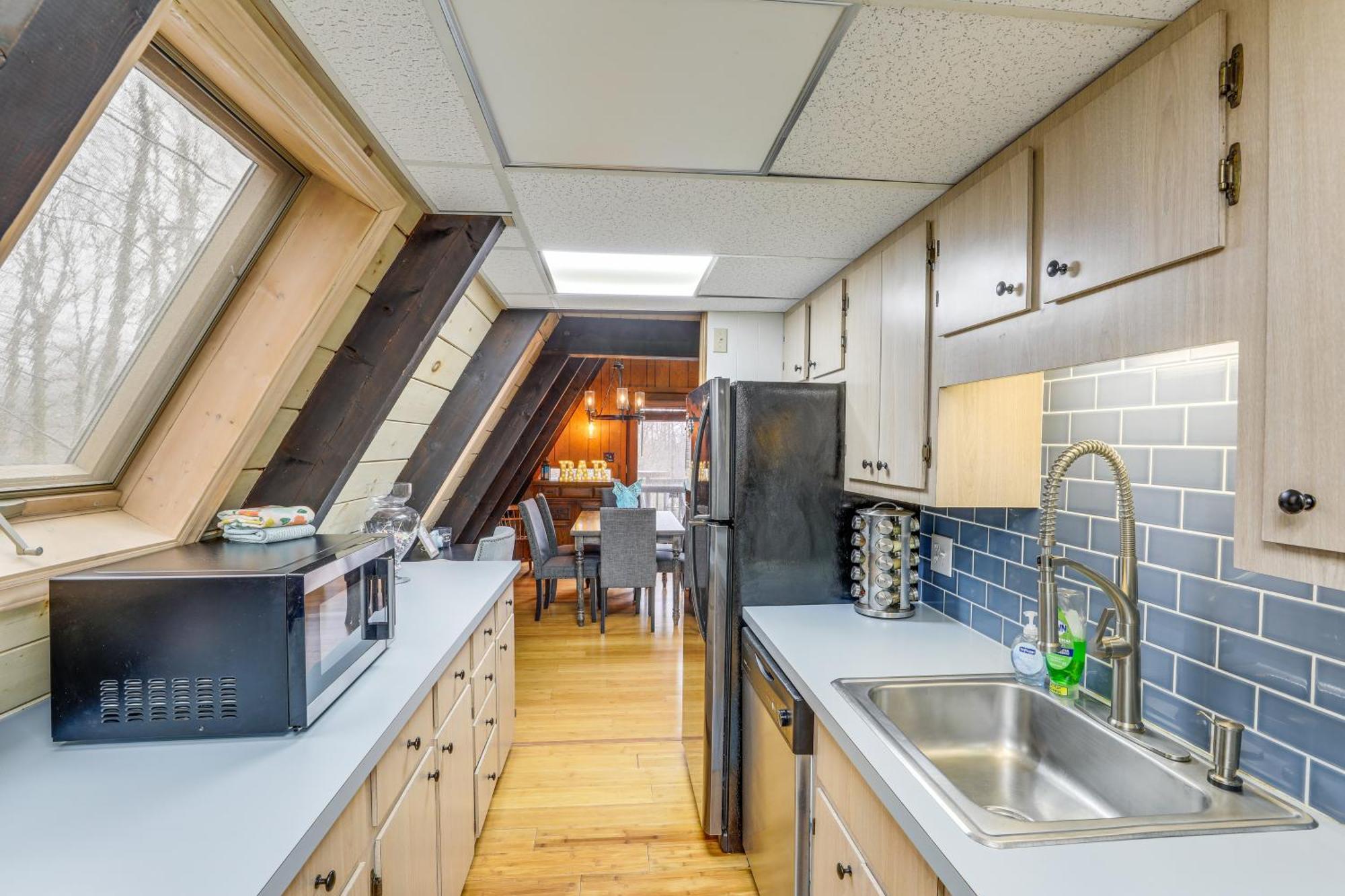 A-Frame Cabin With Hot Tub 1 Mi To Beech Mountain! Экстерьер фото